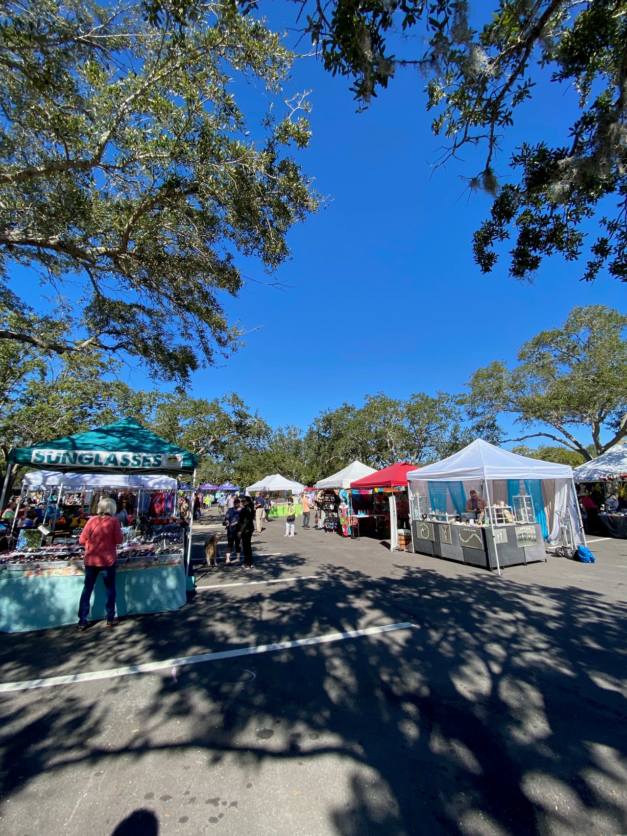 The Market on Longboat Key draws crowds to first event