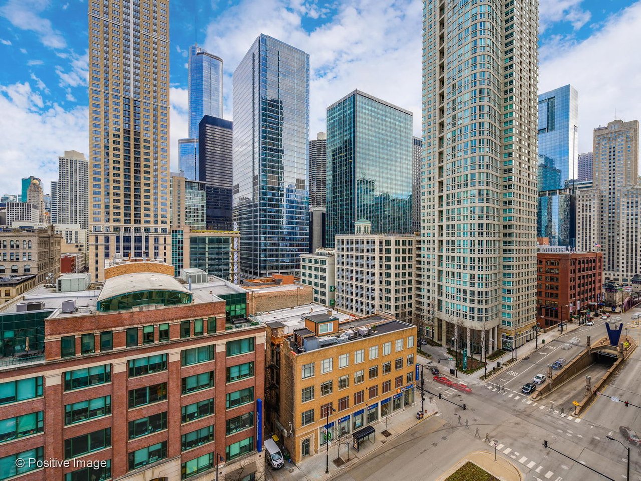 400 N Lasalle St, #2702