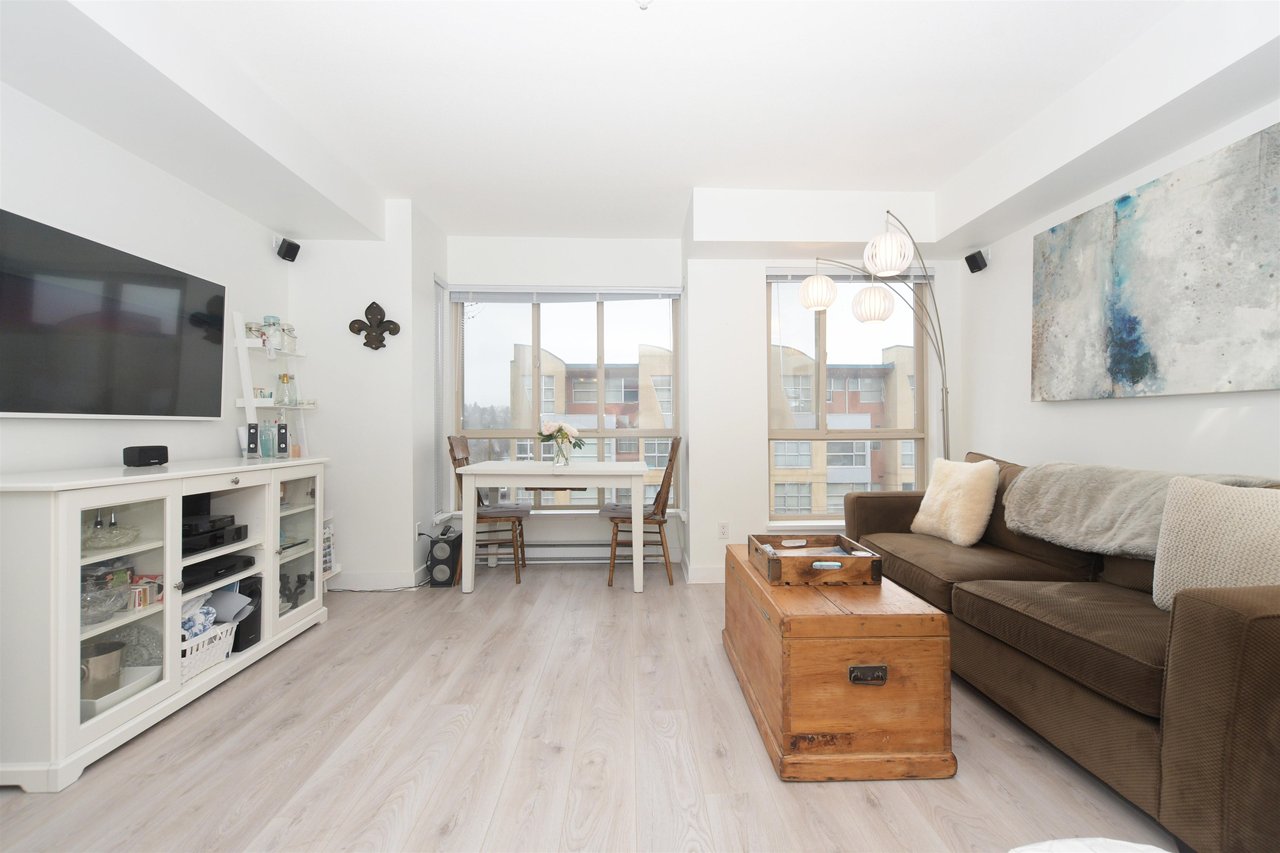 308-702 E King Edward Ave