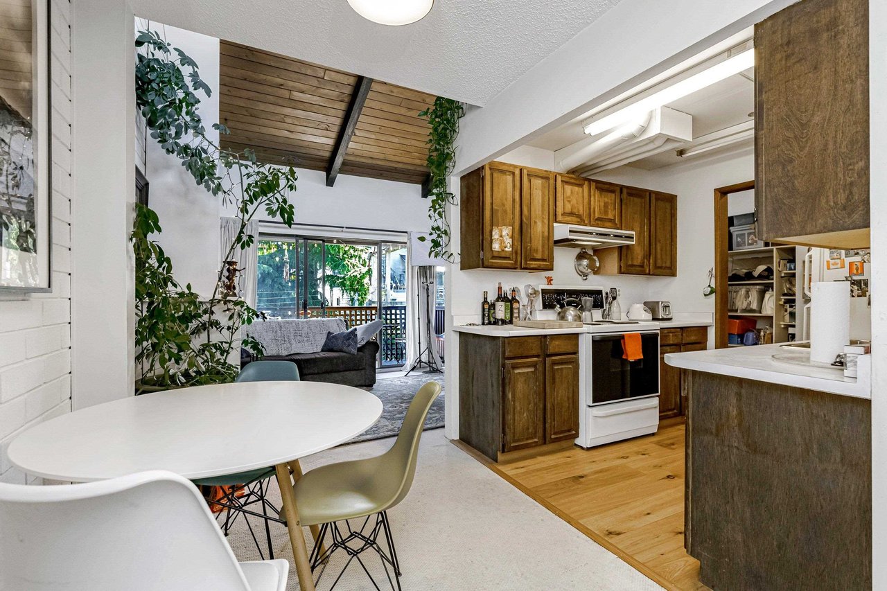 303-330 E 7th Avenue, Vancouver