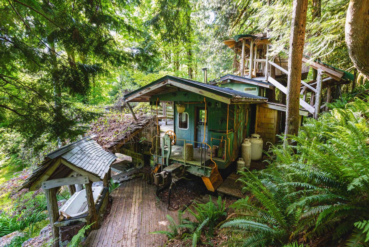 1030 S Rustad Rd