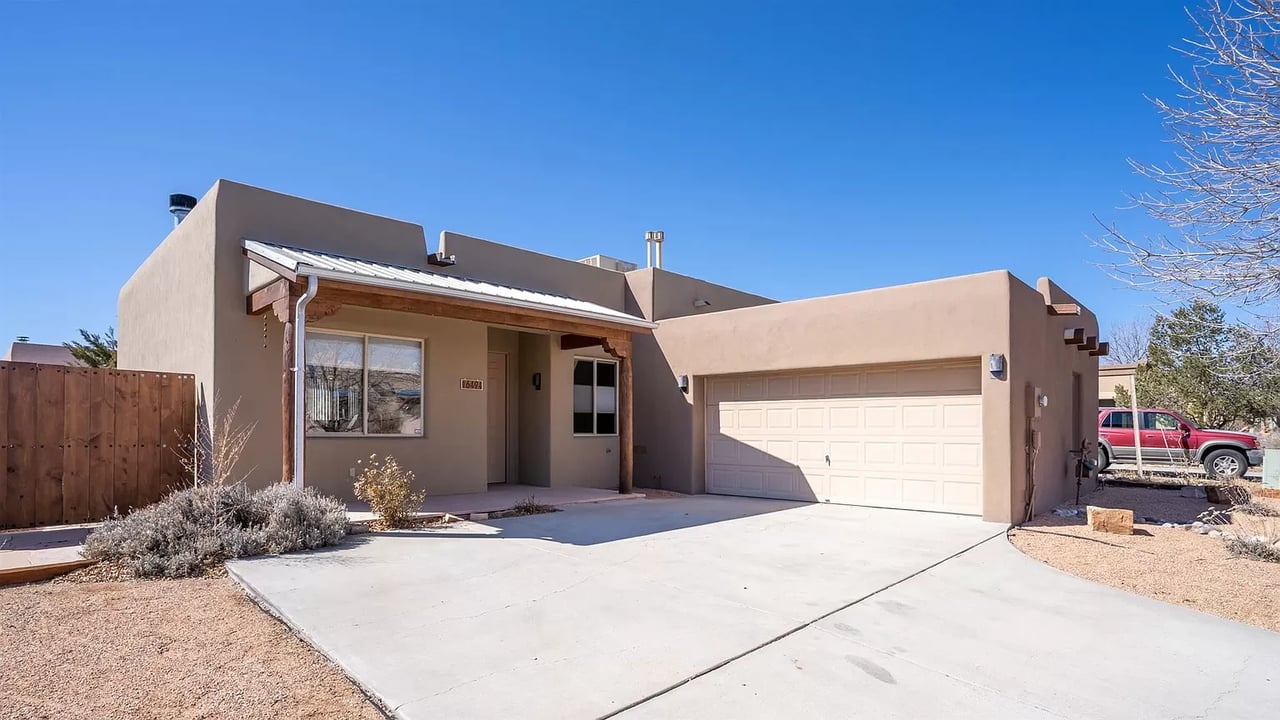 6494 Camino Rojo