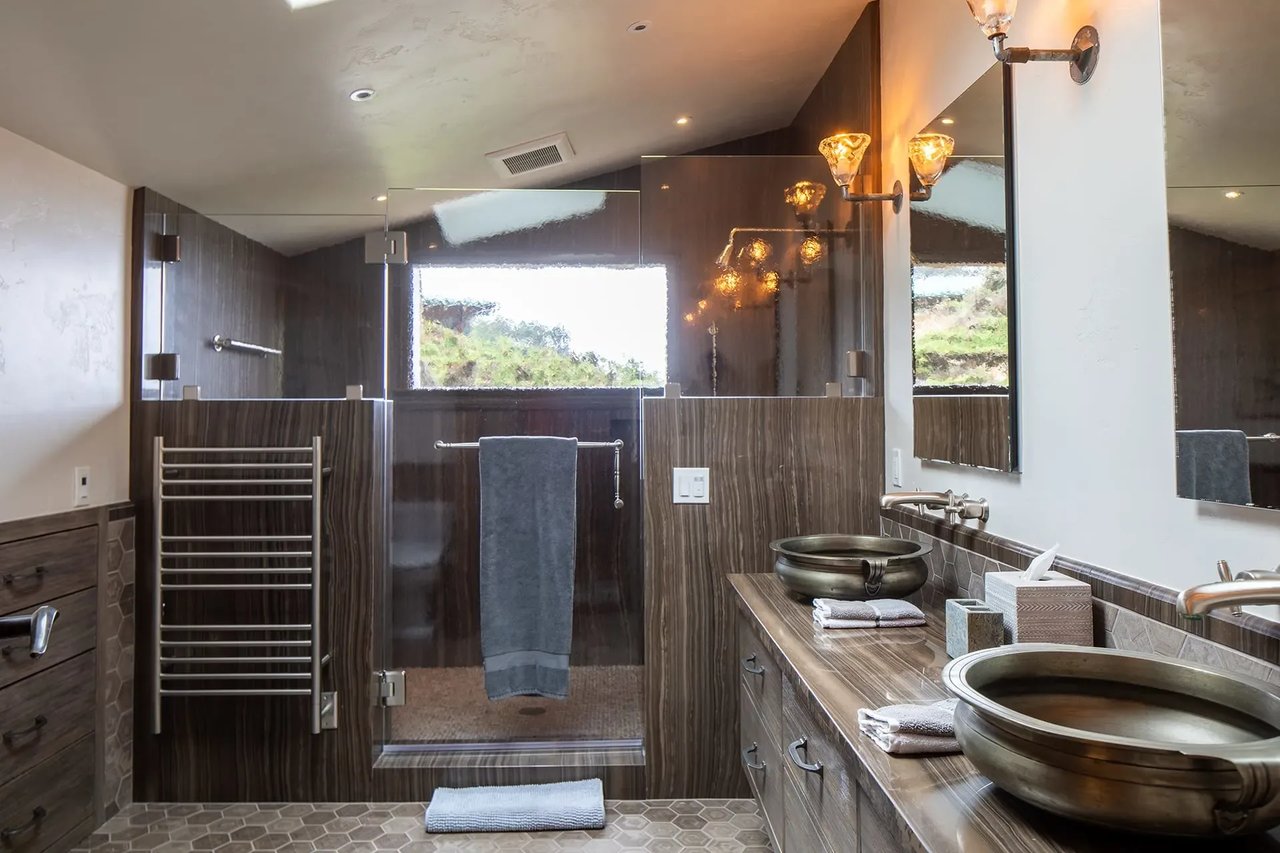 CARMEL HIGHLANDS LUXURY RENTAL - "SHIPROCK"