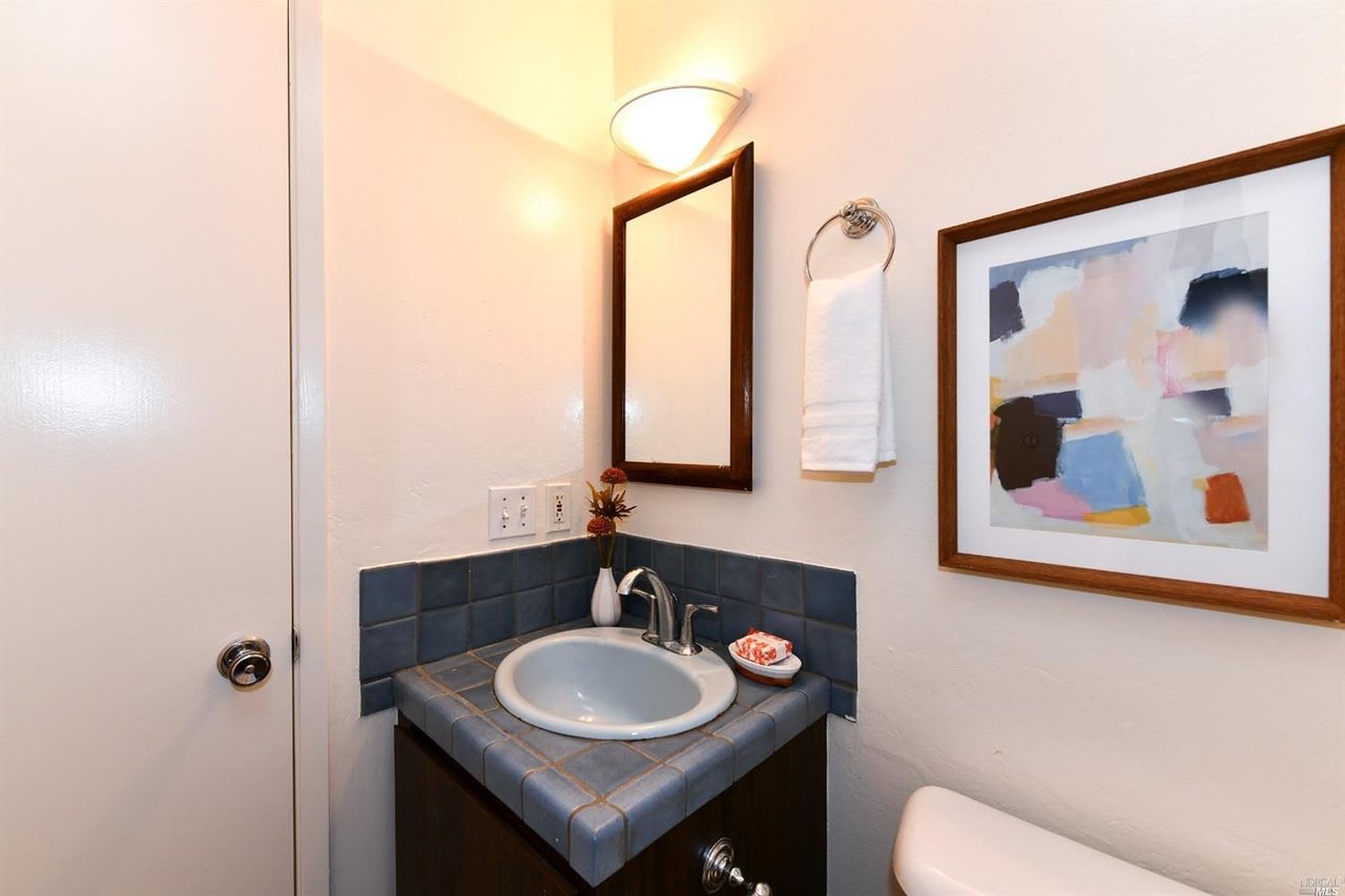 424 Simi Pl
