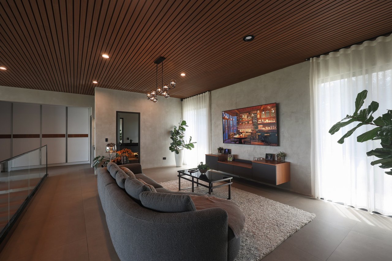 Panoramic City View Estate Home, Escazu, San Jose