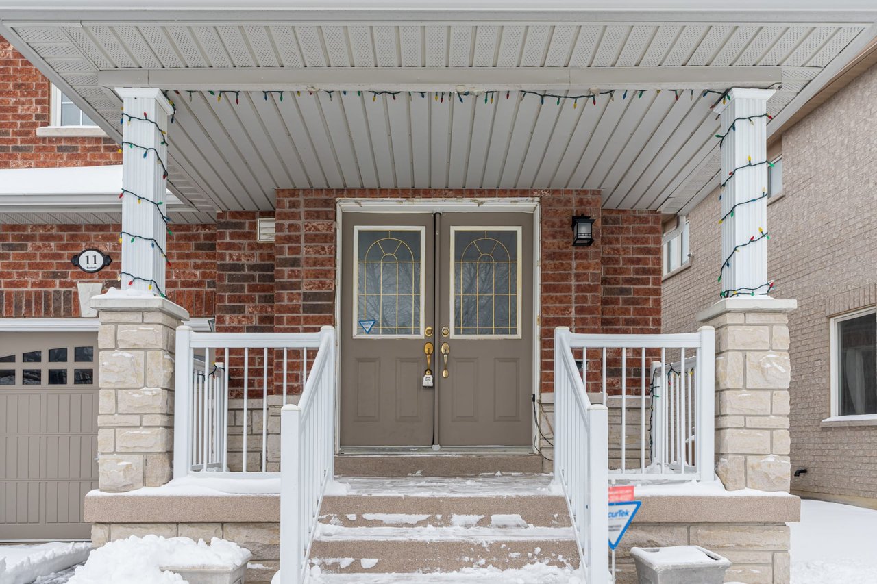 11 Cathmar Dr