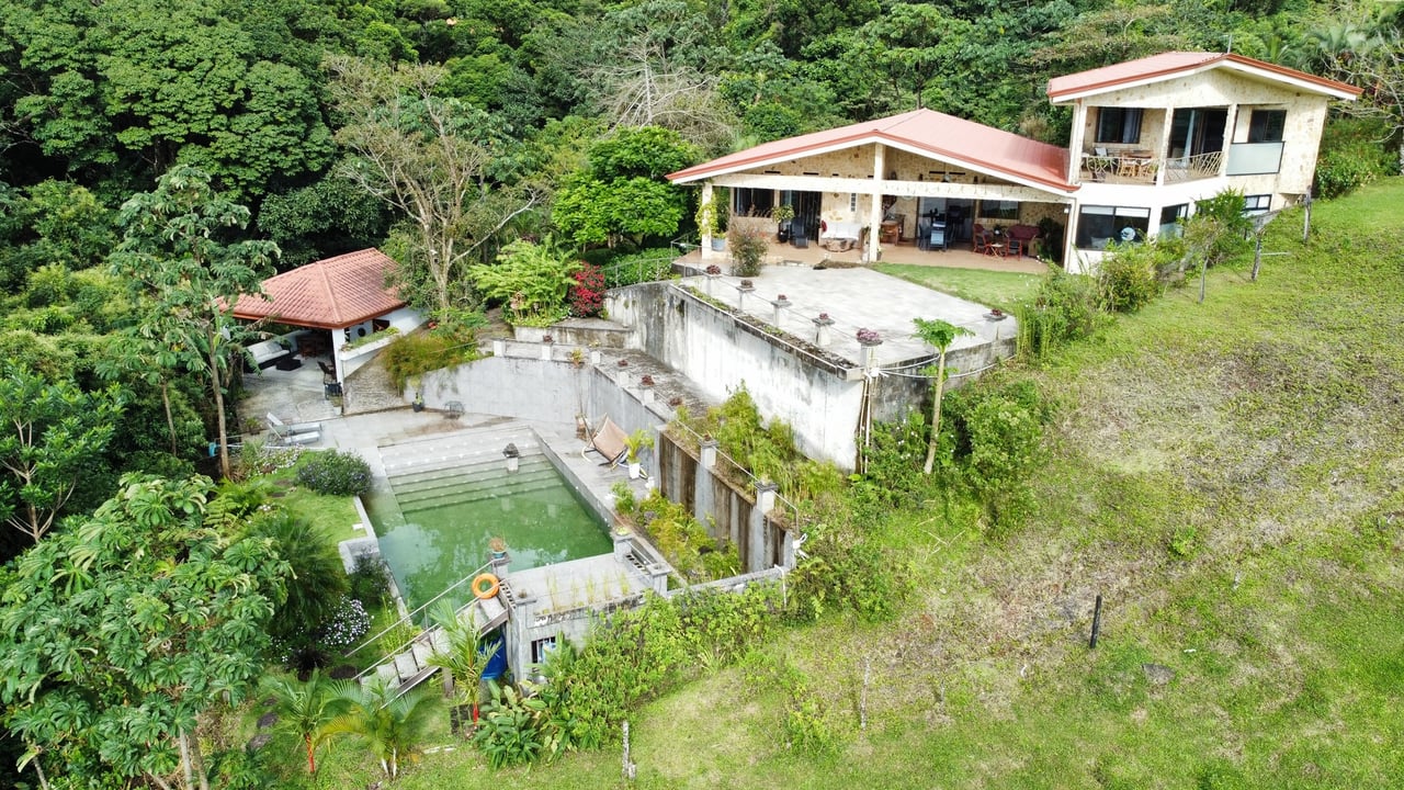 Luxury Lakefront Villa Guesthouse, Lake Arenal, Alajuela
