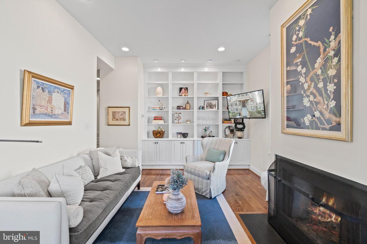 2101 N St NW, #205