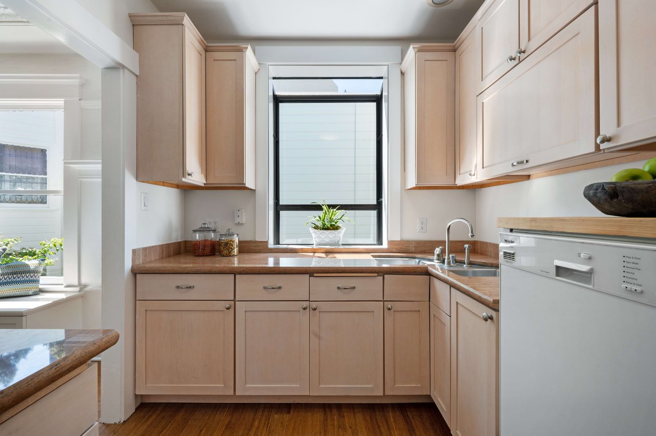 Top Floor Pacific Heights Retreat
