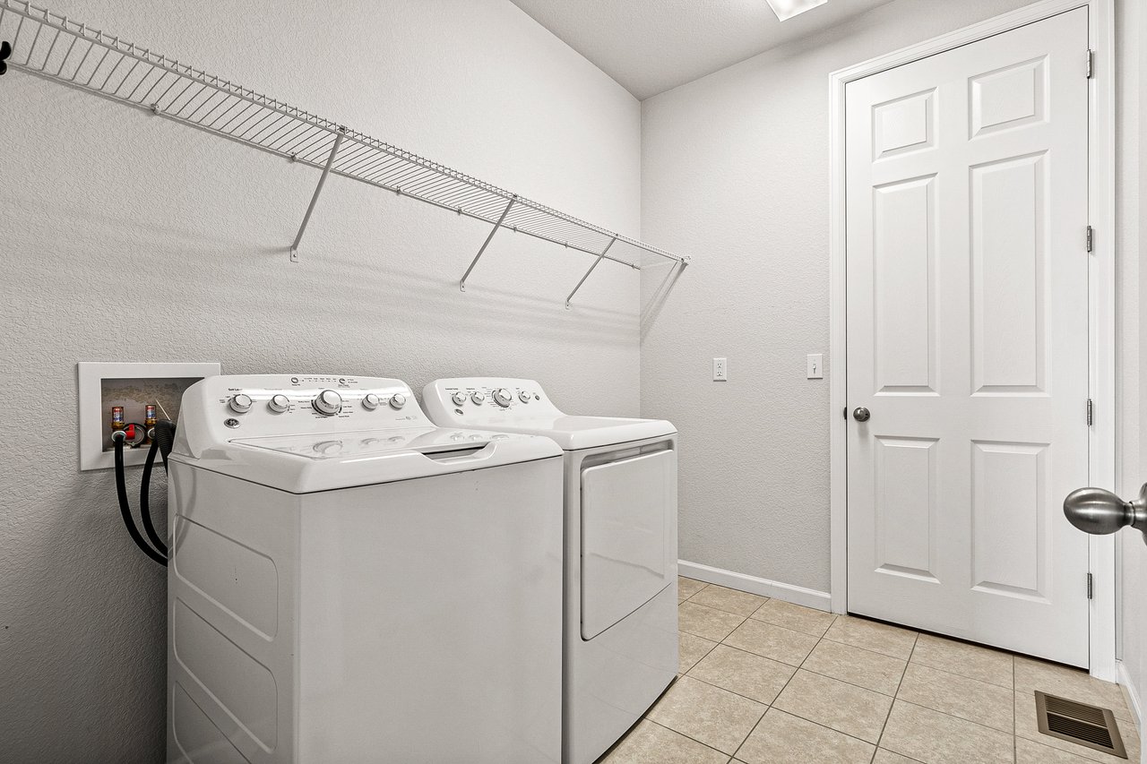 3635 White Rose Loop