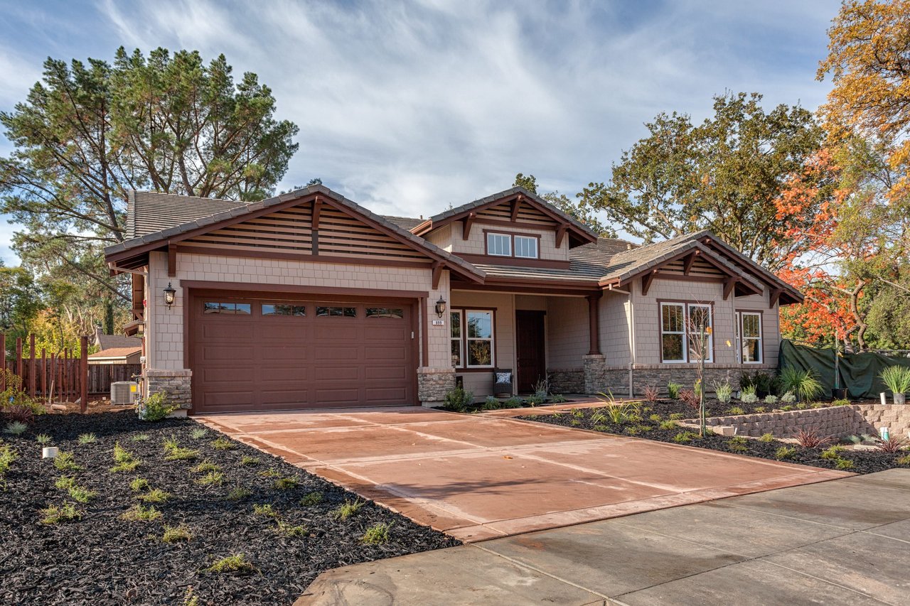 899 Amberwood Ct