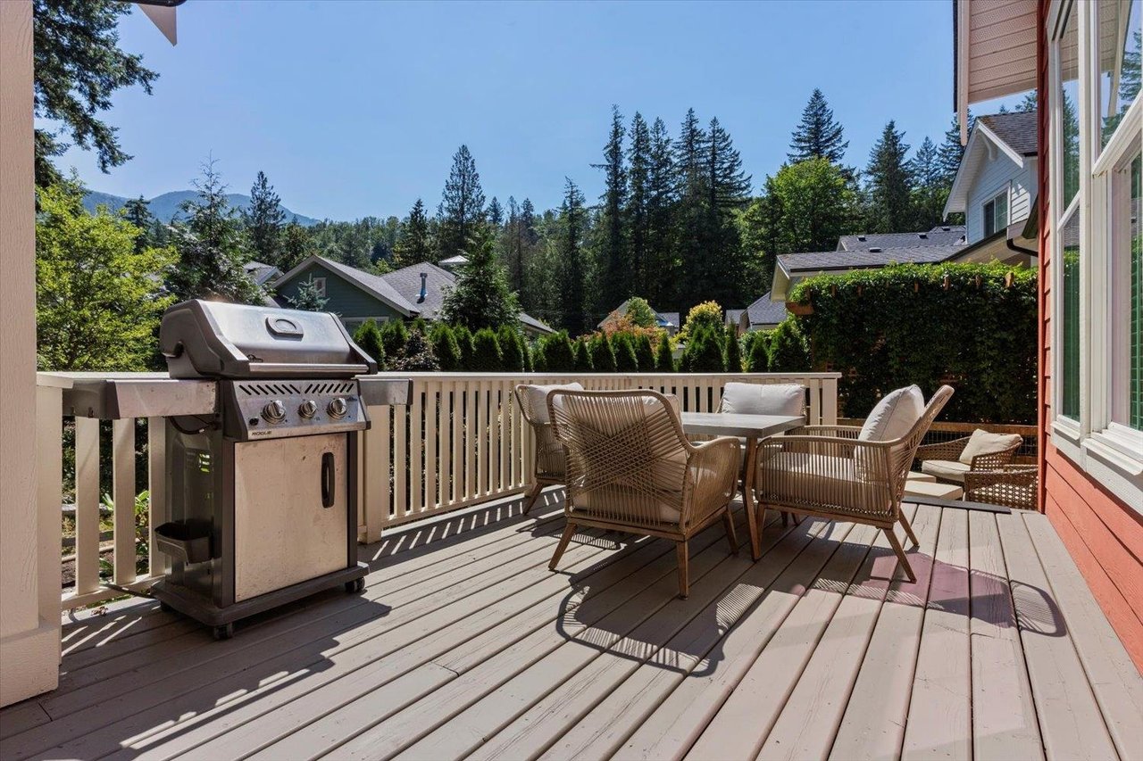 43325 Creekside Circle