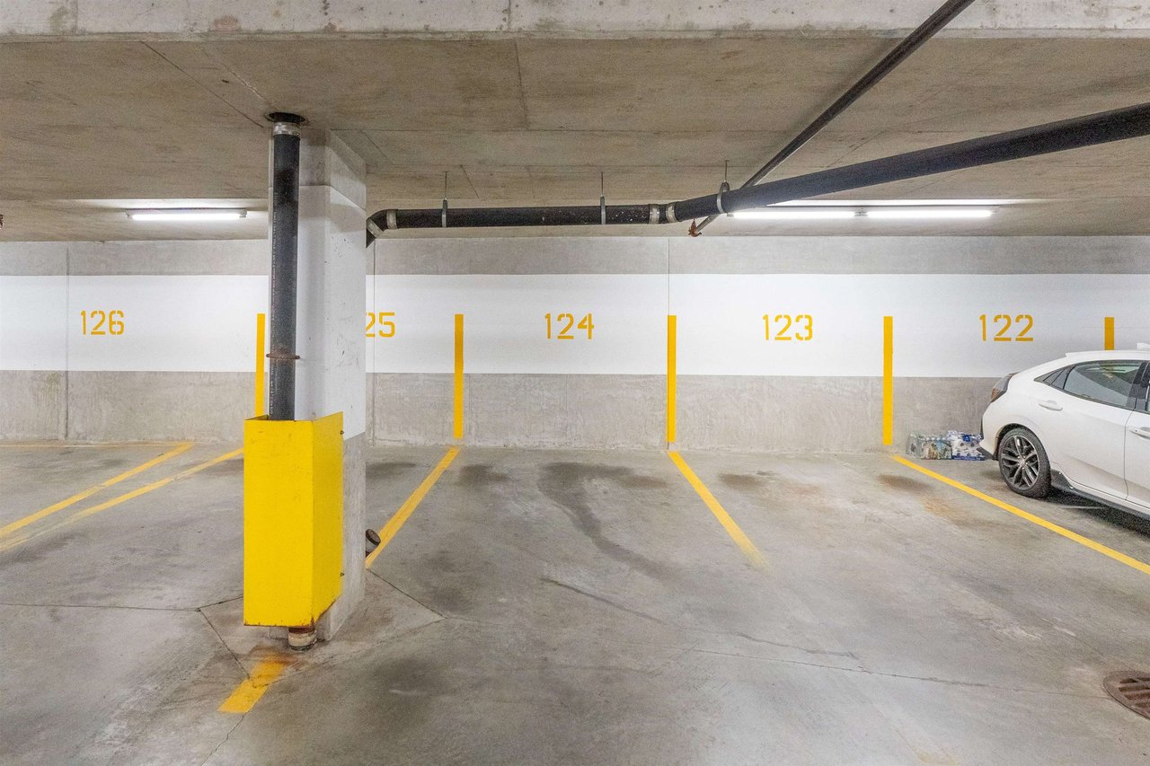 612-9266 University Cres
