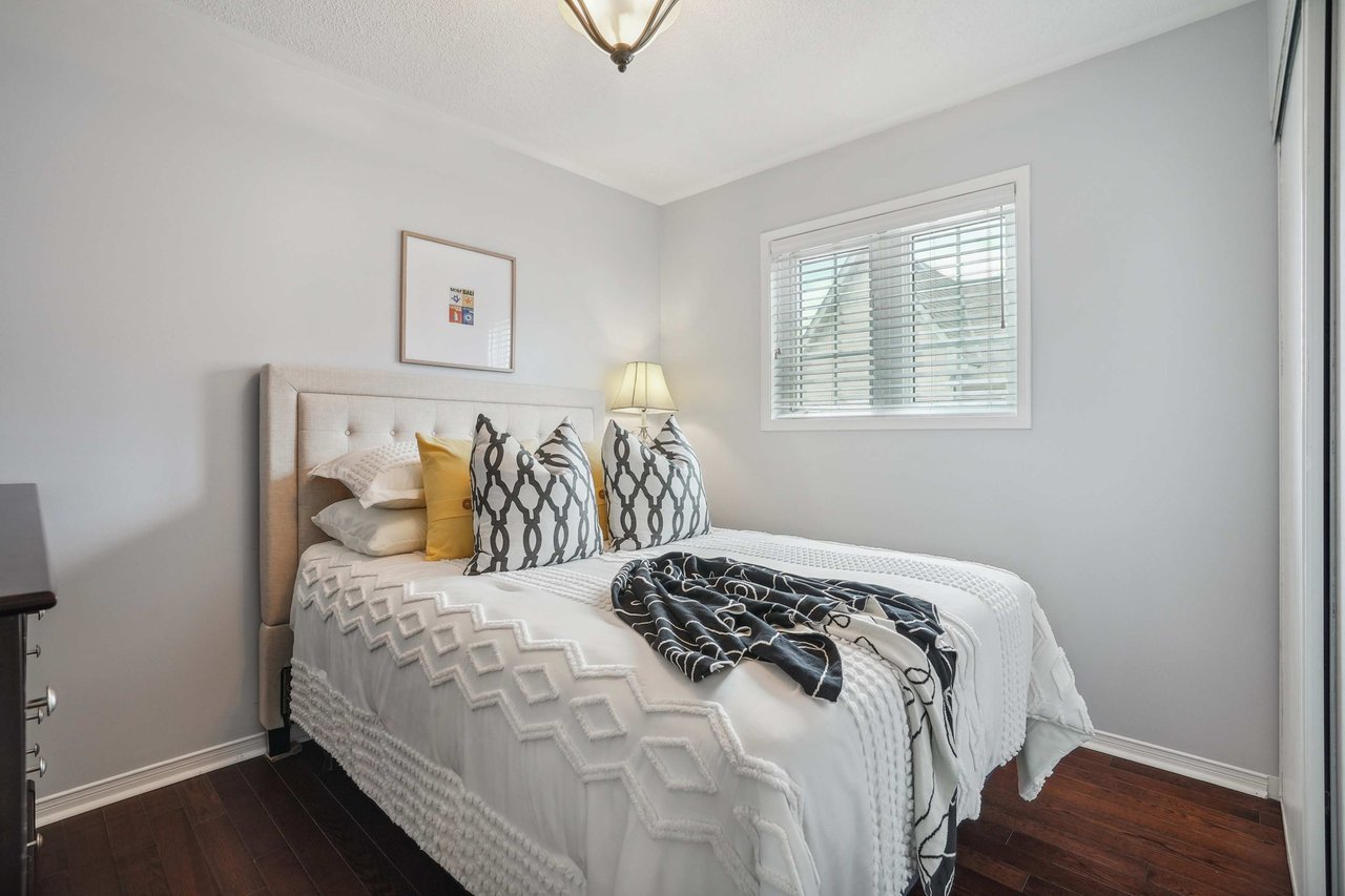 2-2360 Parkhaven Boulevard Unit: 2