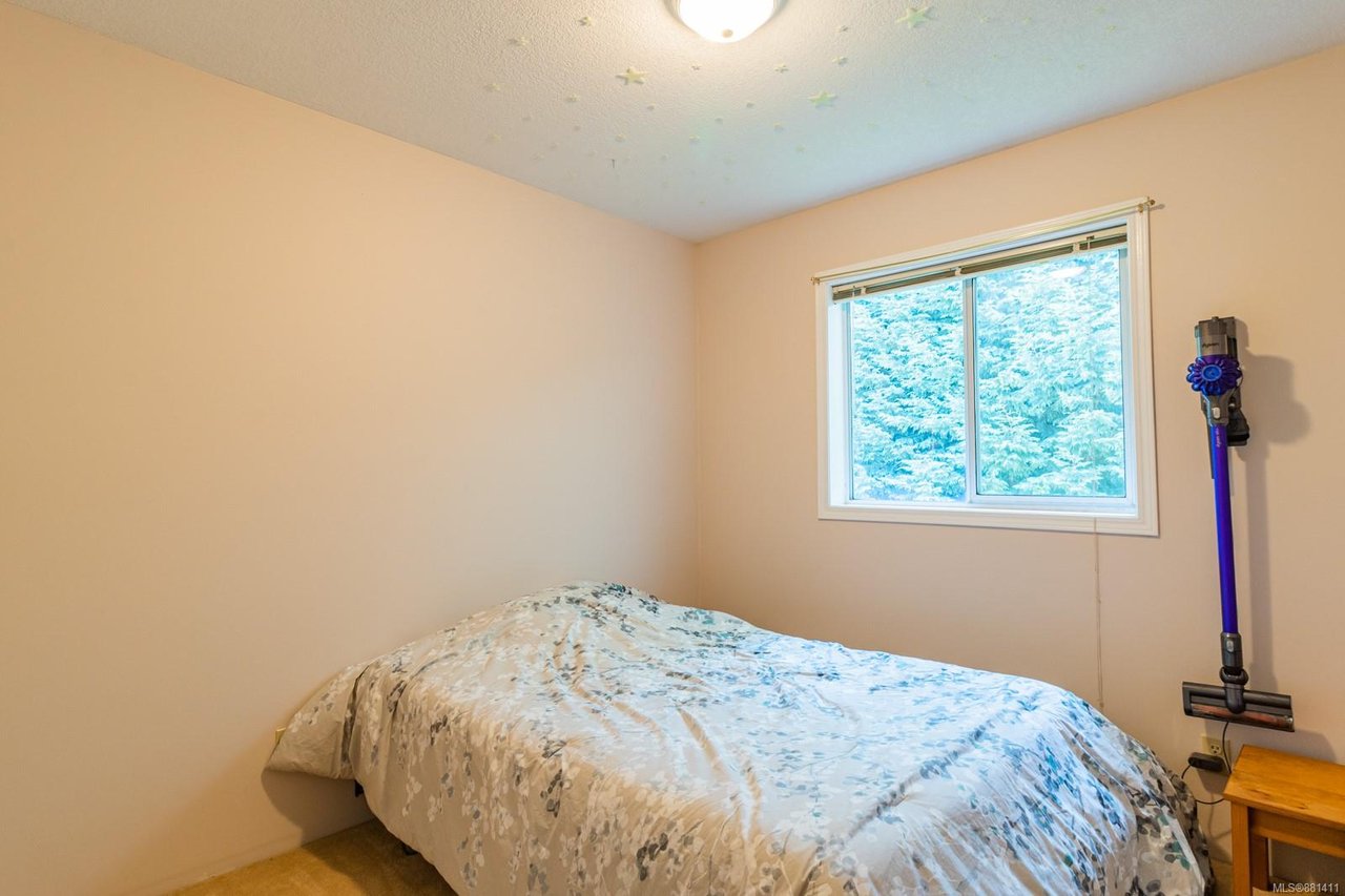 5270 Catalina Dr, Nanaimo