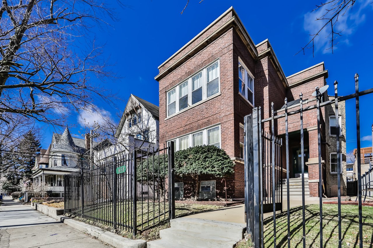 1458 W Belle Plaine Ave