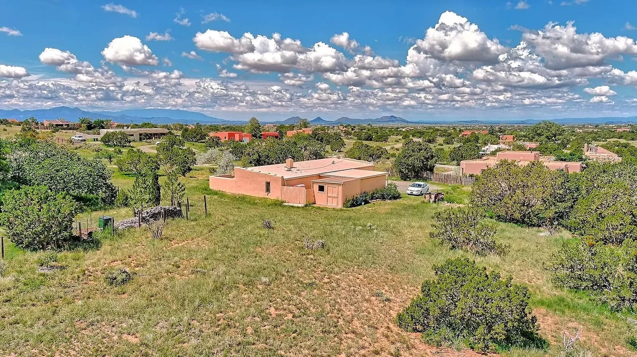 28 Alondra Rd