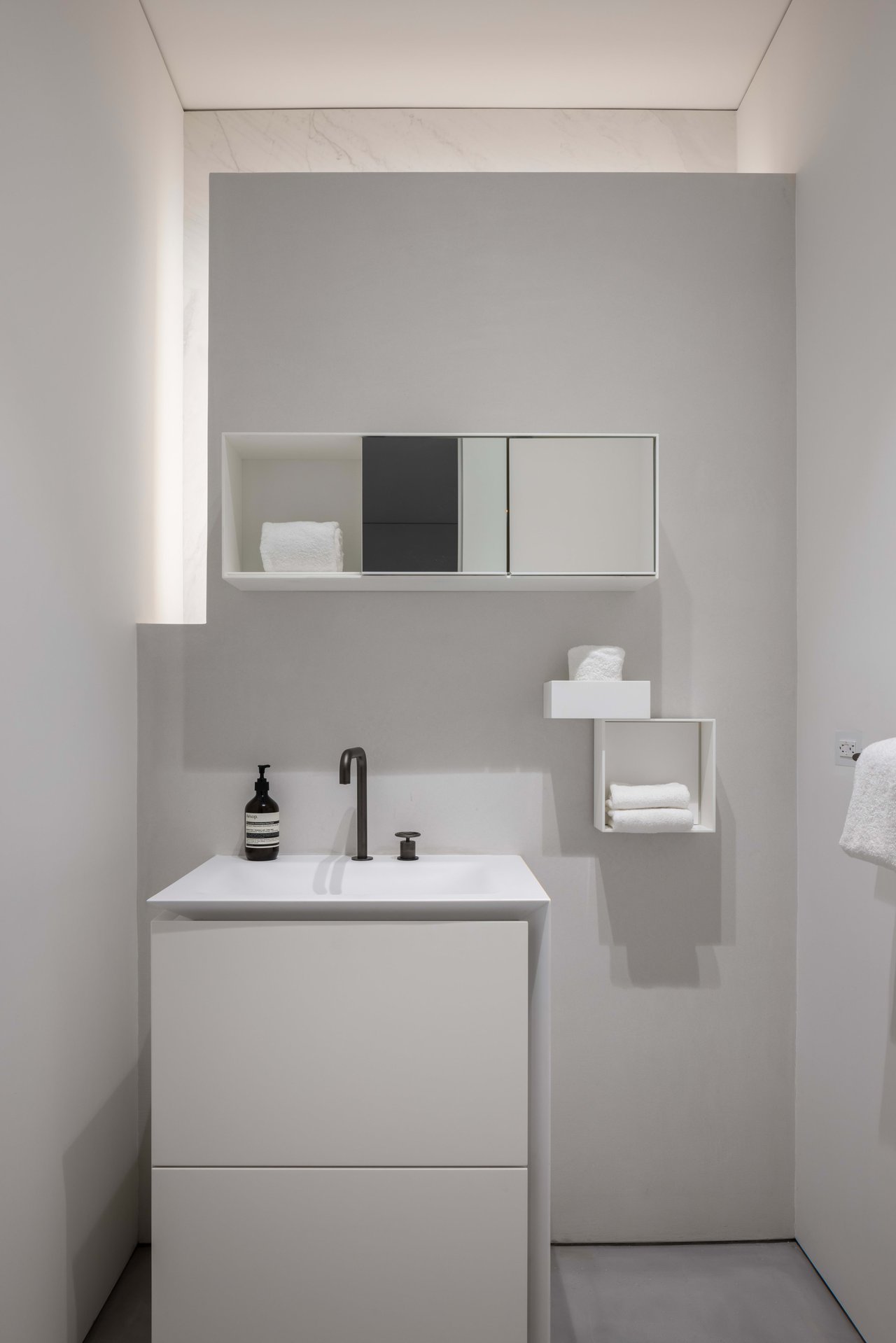 Warm Minimalism Meets Timeless Modern Design