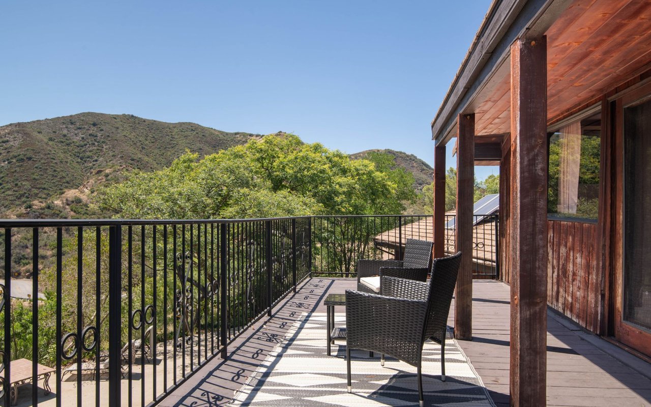 33007 Mulholland Hwy