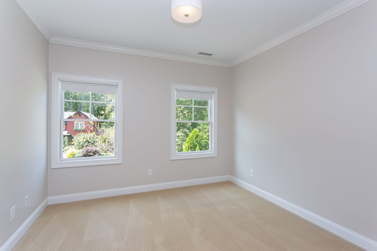 102 Founders Rdg Dr