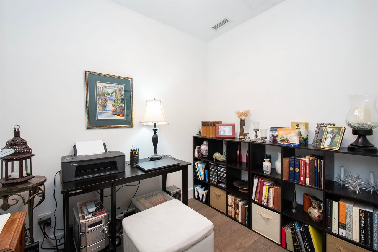 405-2707 Library Ln