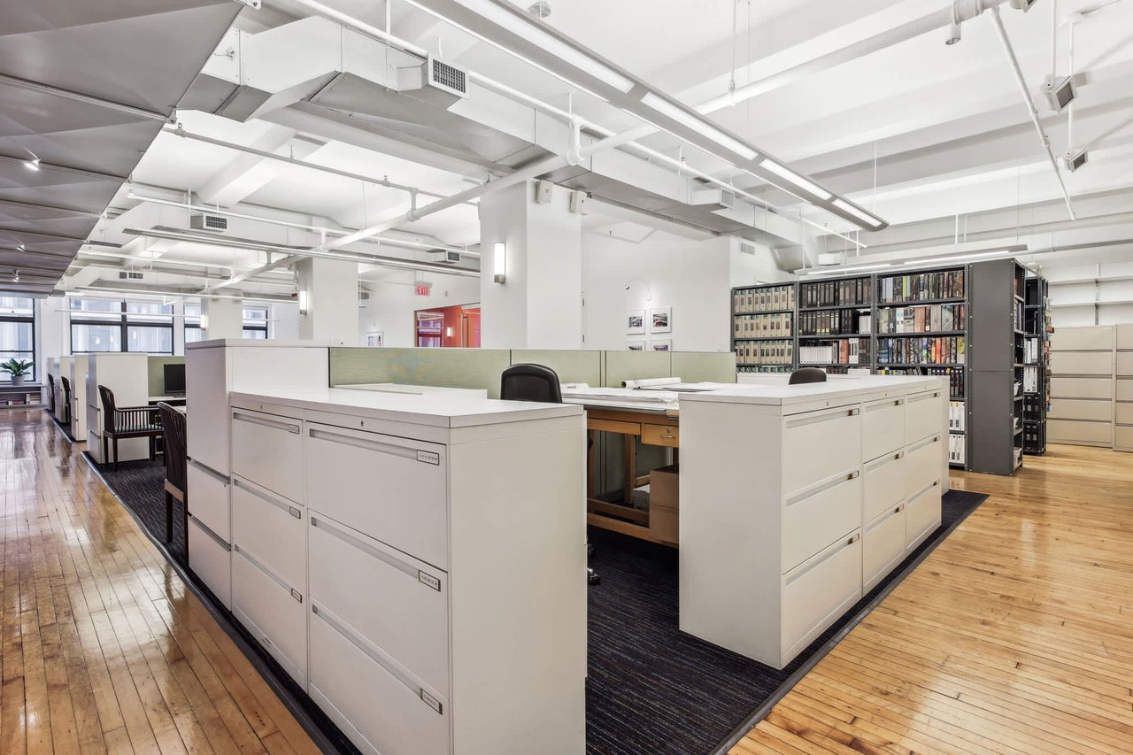 135 W 27Th St - Office Unit