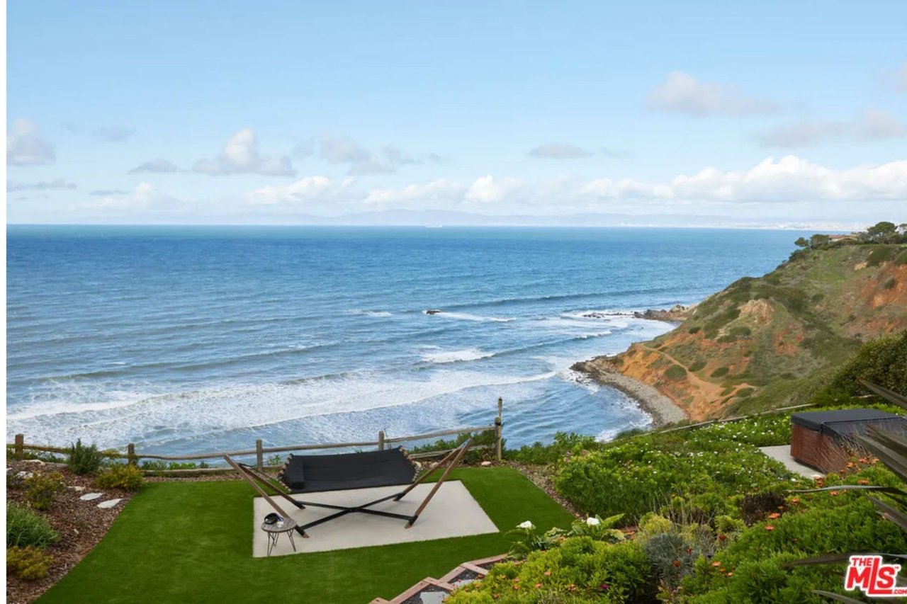 1115 Palos Verdes Dr