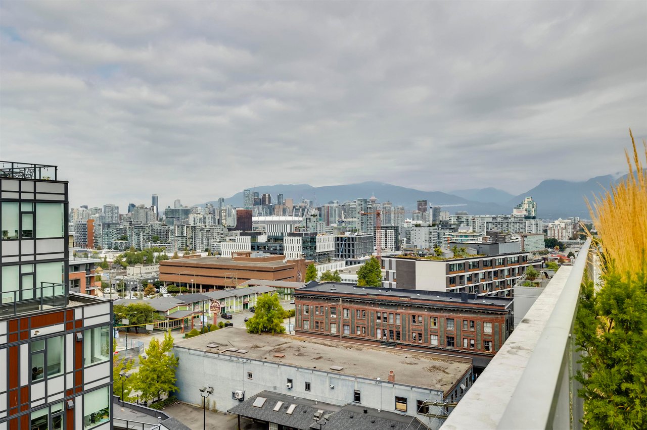 706-251 E 7th Ave