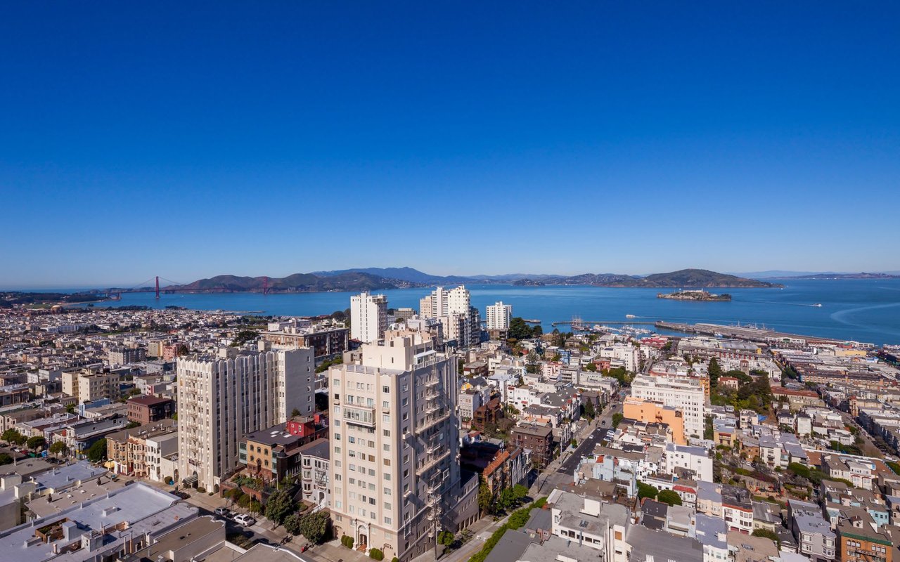 Panoramic Views at 1070 Green