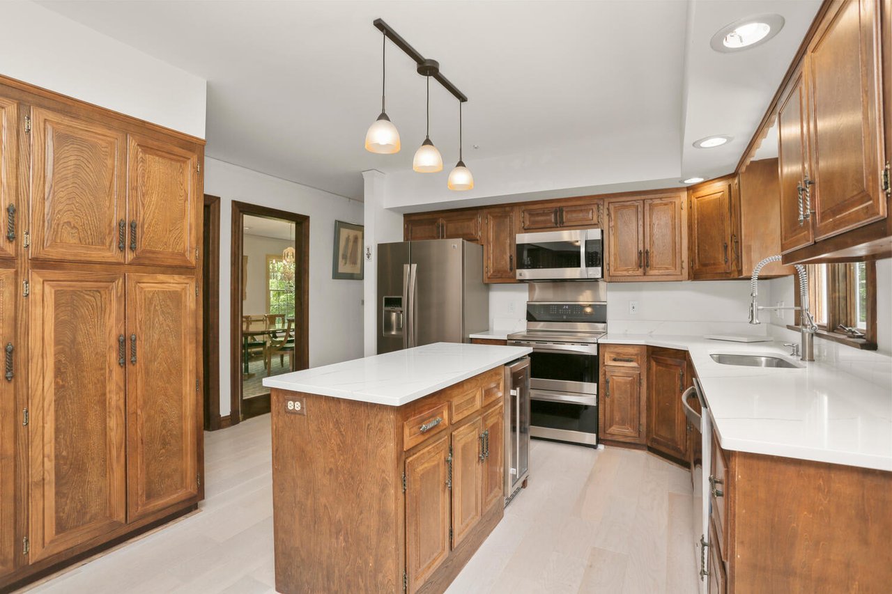 11 Apache Trail
