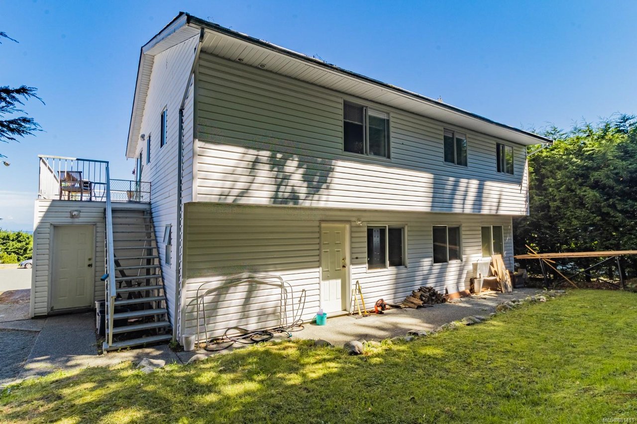 5270 Catalina Dr, Nanaimo