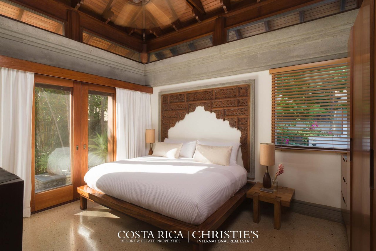 Villa Serena – Oceanfront Luxury Villa 