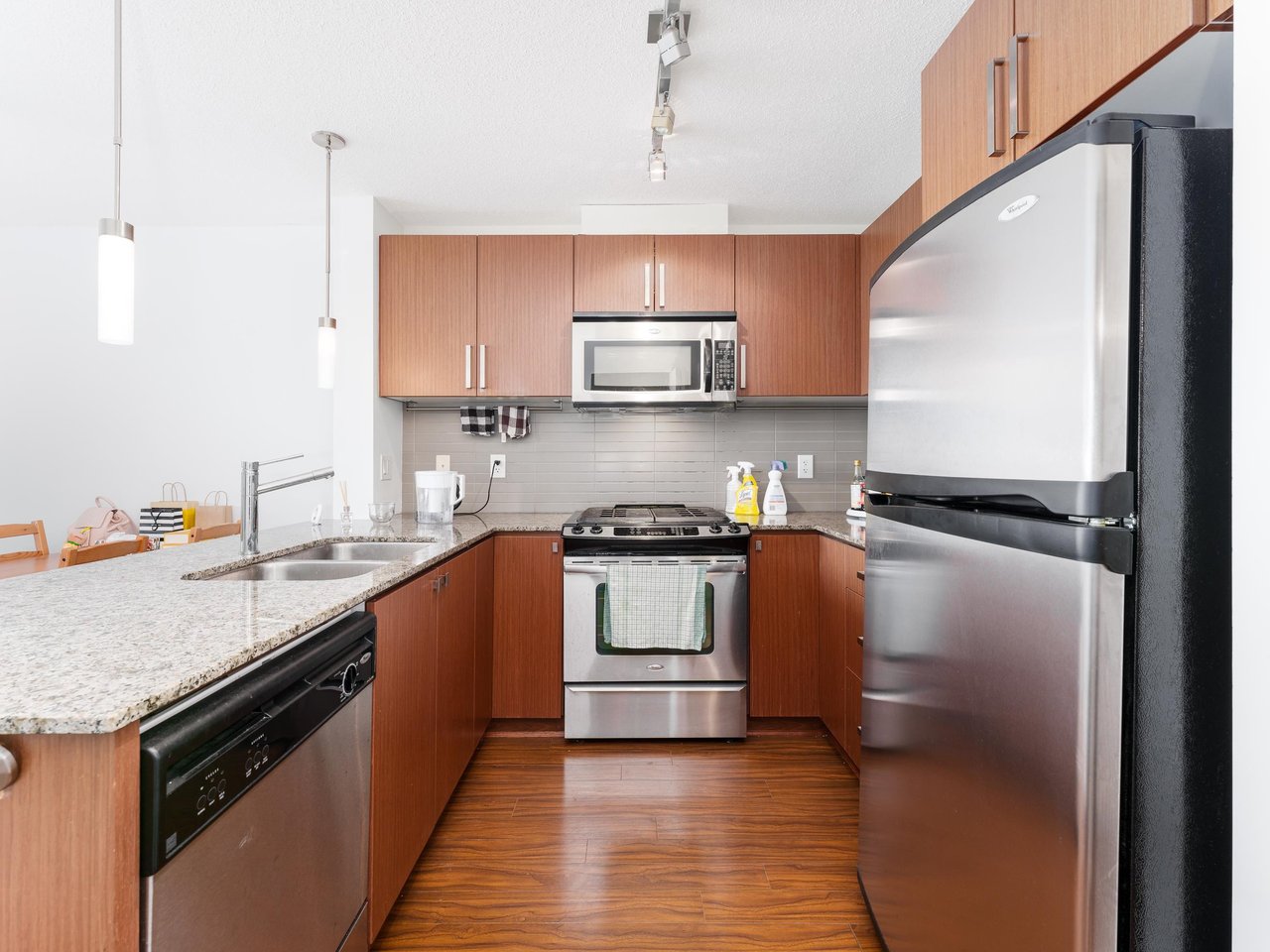 709-9868 Cameron St