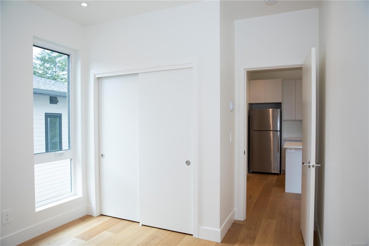 3917 Olympian Wy