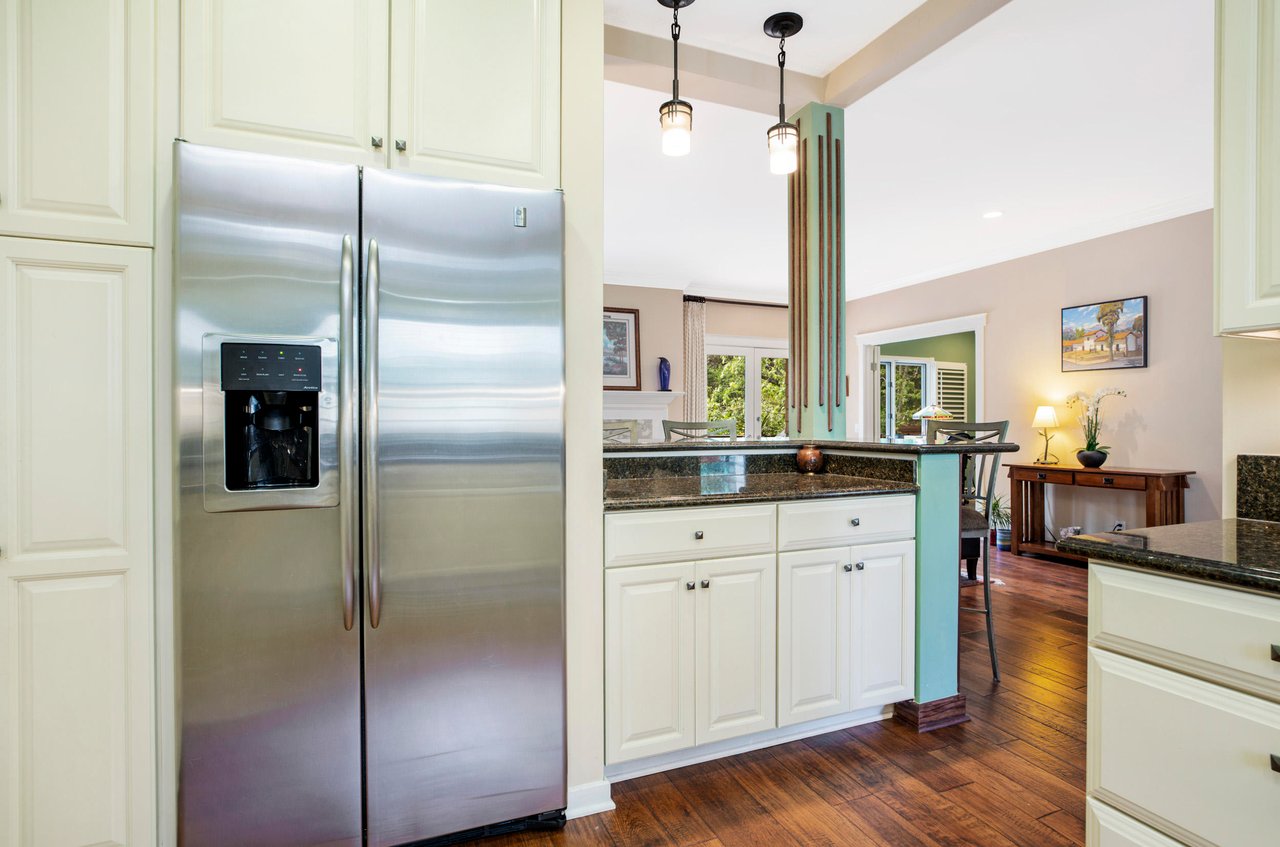 2745 Miradero Dr