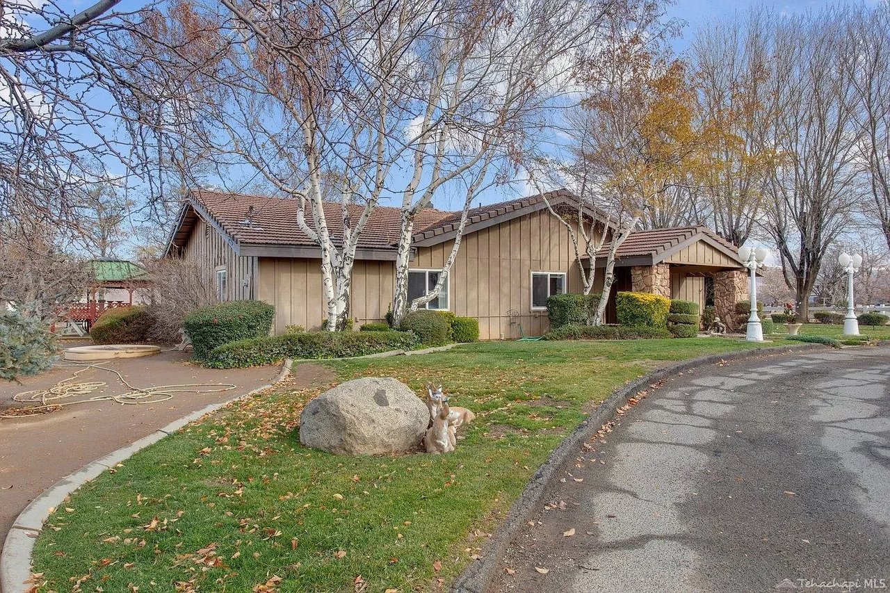 965 W Valley Blvd