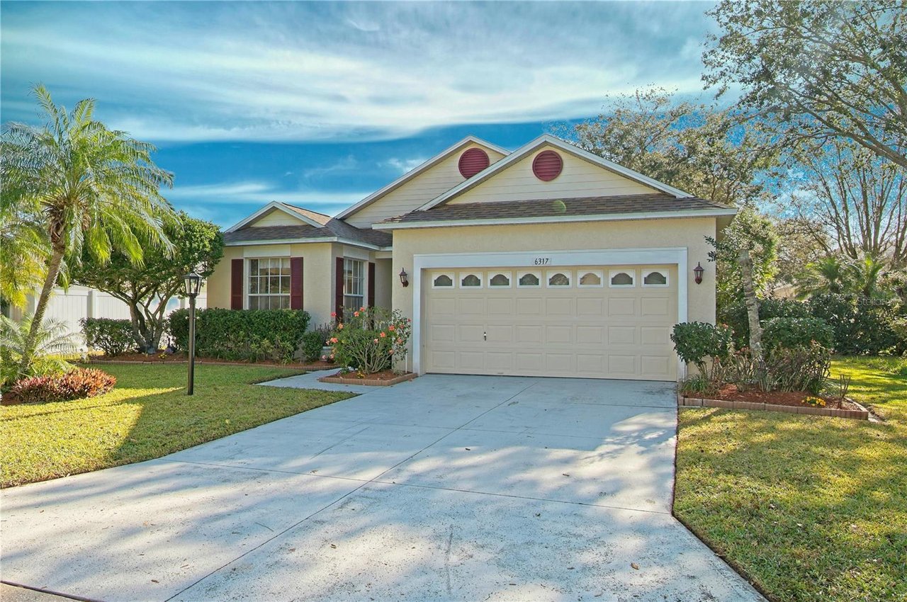 🎯🏠JUST LISTED🏠🎯 @6317 BLACKBERRY LN, LAKEWOOD RANCH, FL 34202