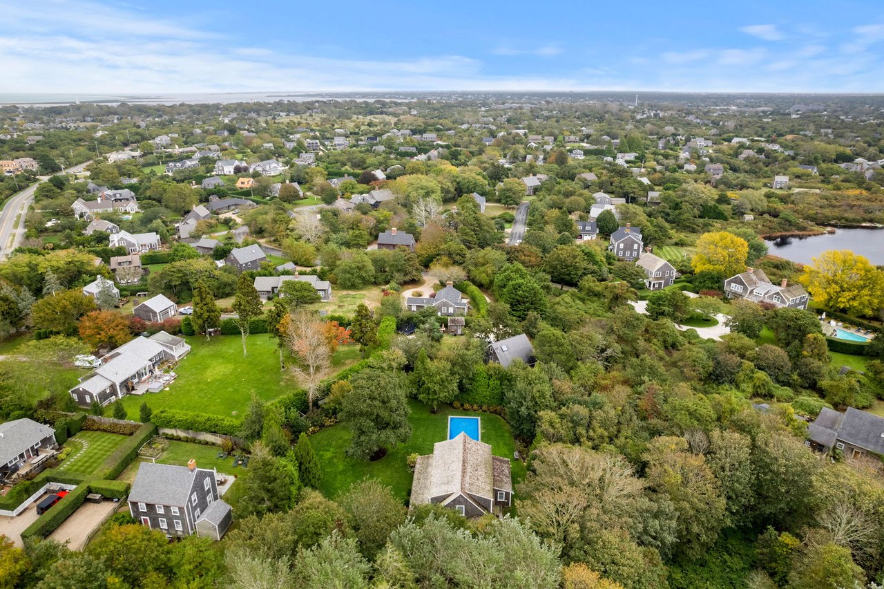 6 Oak Hollow Ln
