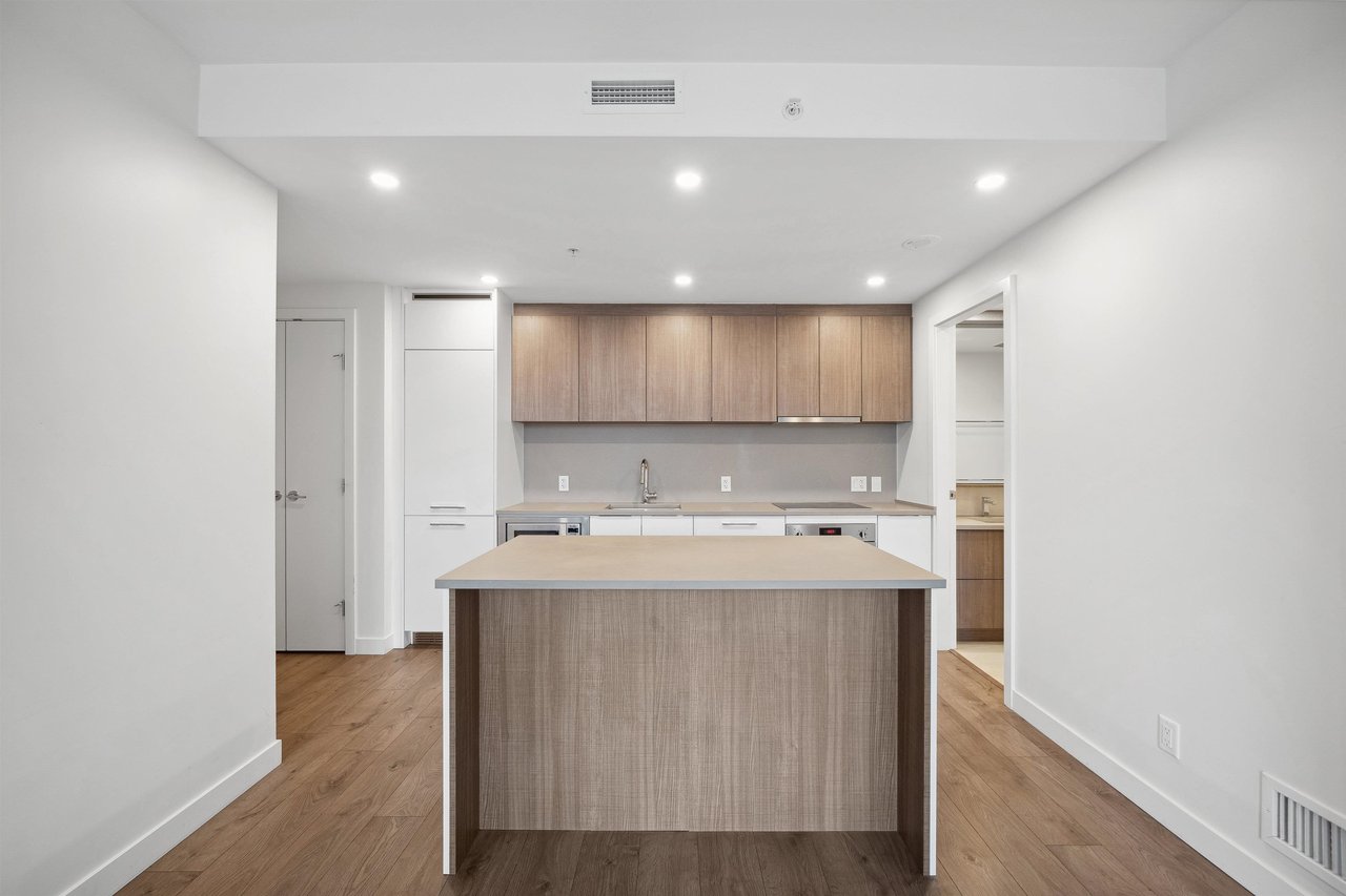 202-13318 104 Ave