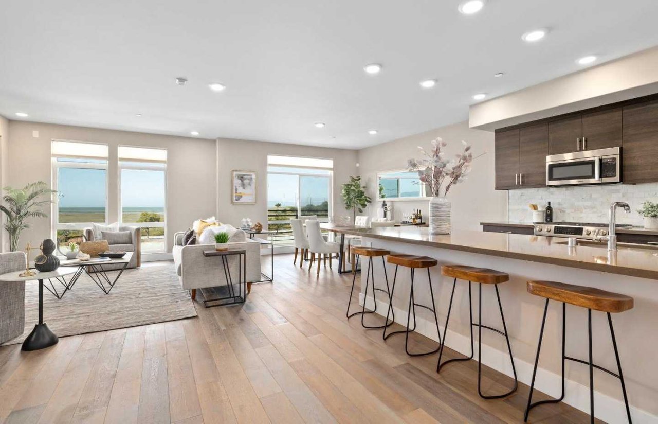 400 Mariners Island BLVD 211