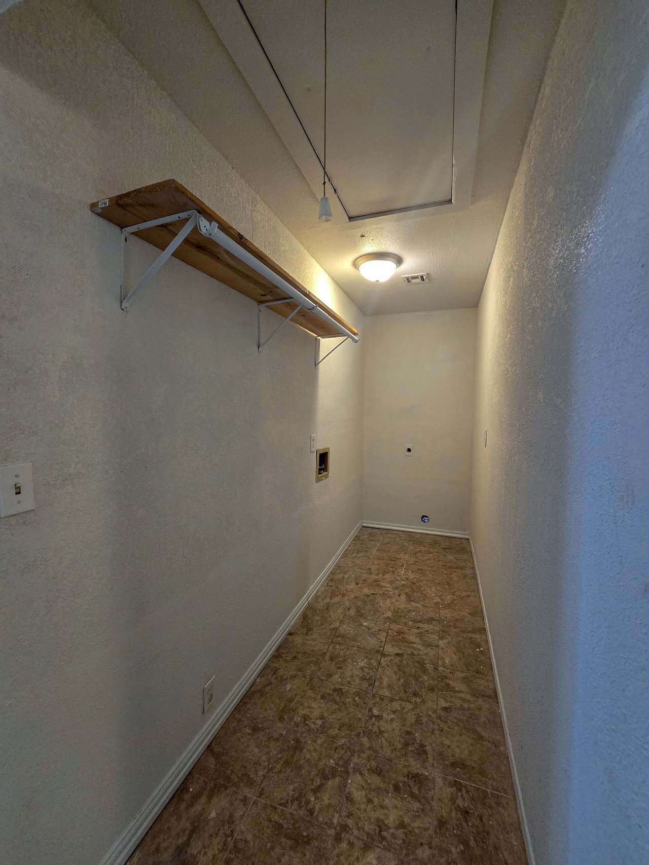 209 E Main St