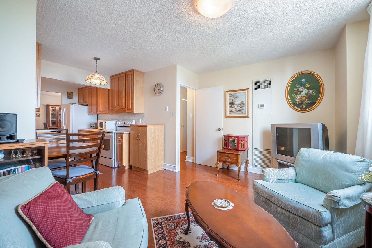 820 Burnhamthorpe Road #702