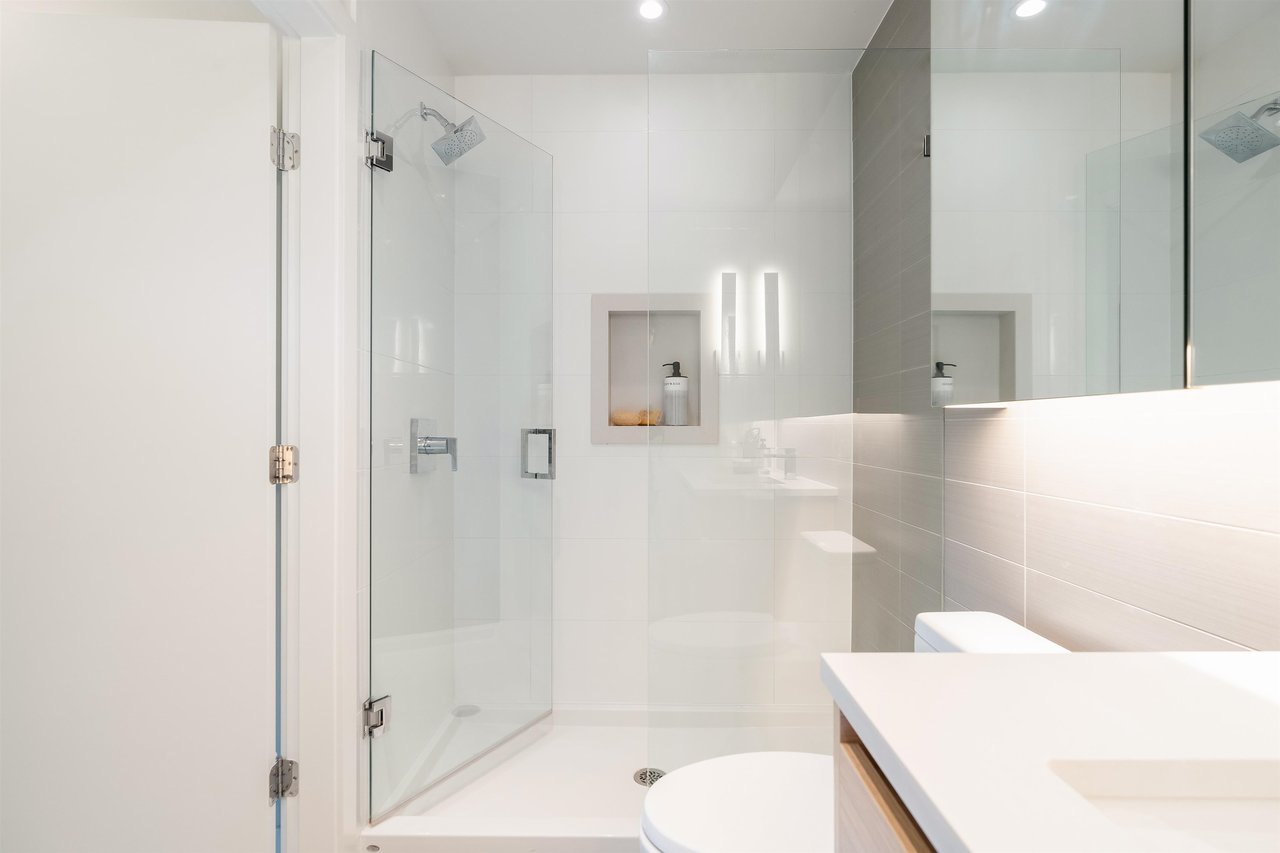 208-3538 Sawmill Cres
