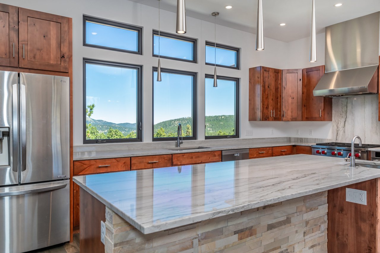 315 Indian Peaks Dr