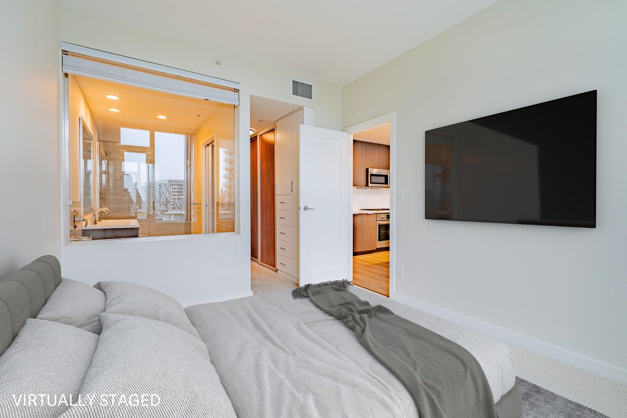 916-8688 Hazelbridge Wy