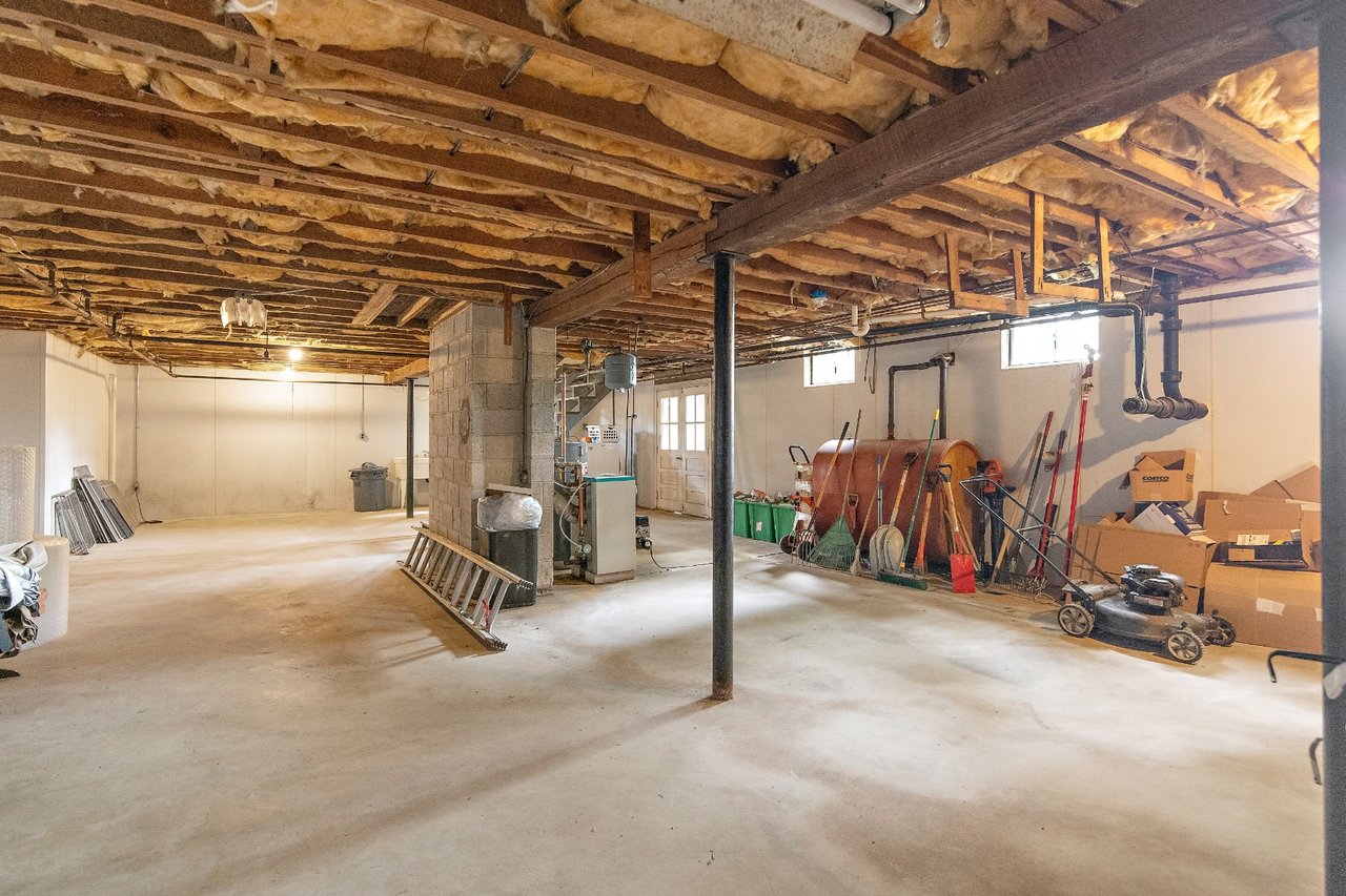 1127 Oakland Road