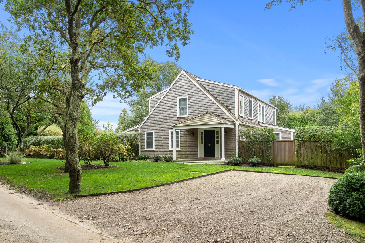 6 Oak Hollow Ln
