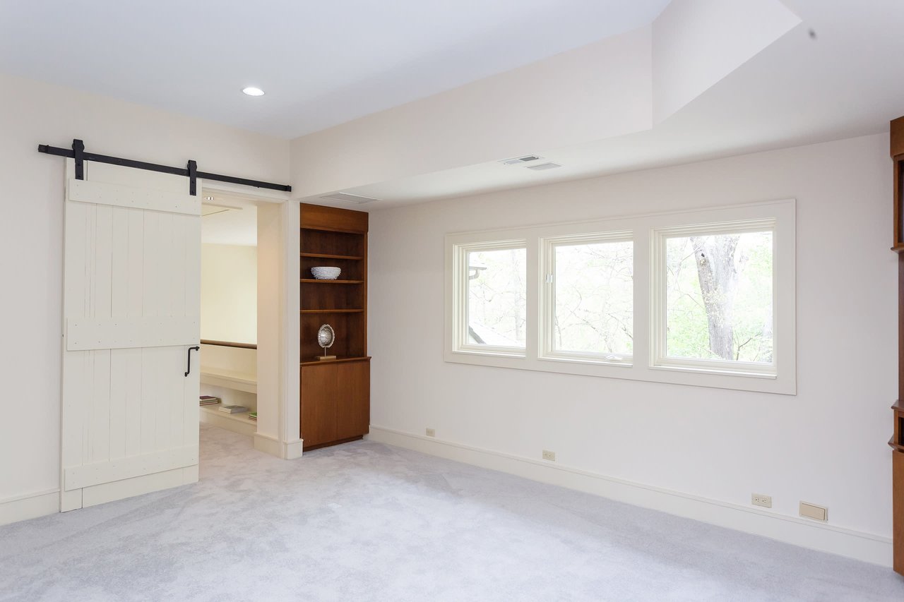 215 Friendly Ln
