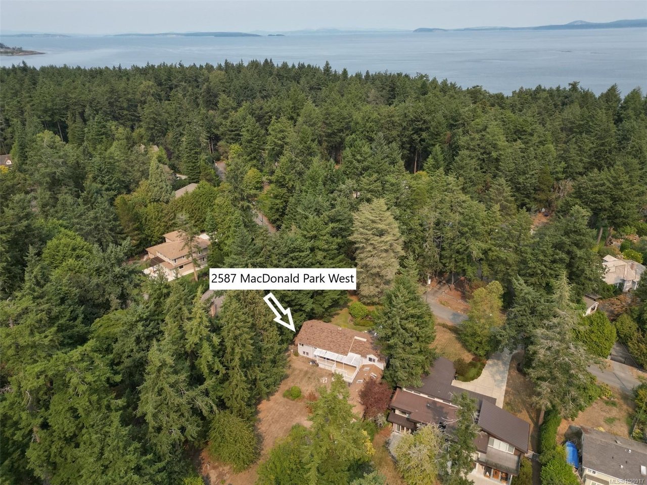 2587 MacDonald Dr