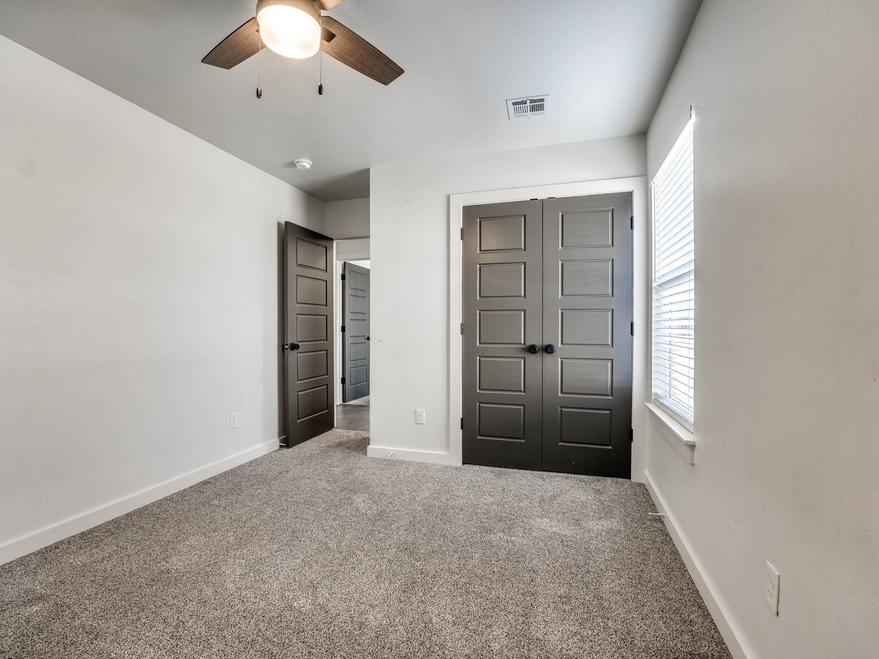 1218 Kingston Rd 